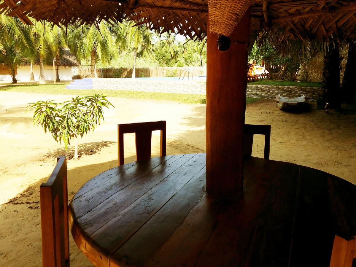 Roshanne Beach Resort Kalpitiya Exterior foto